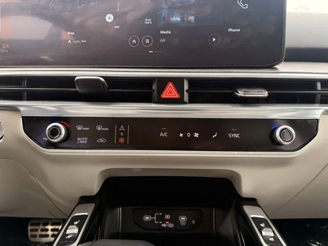 2025 Kia Sorento X-Line SX - Photo 23