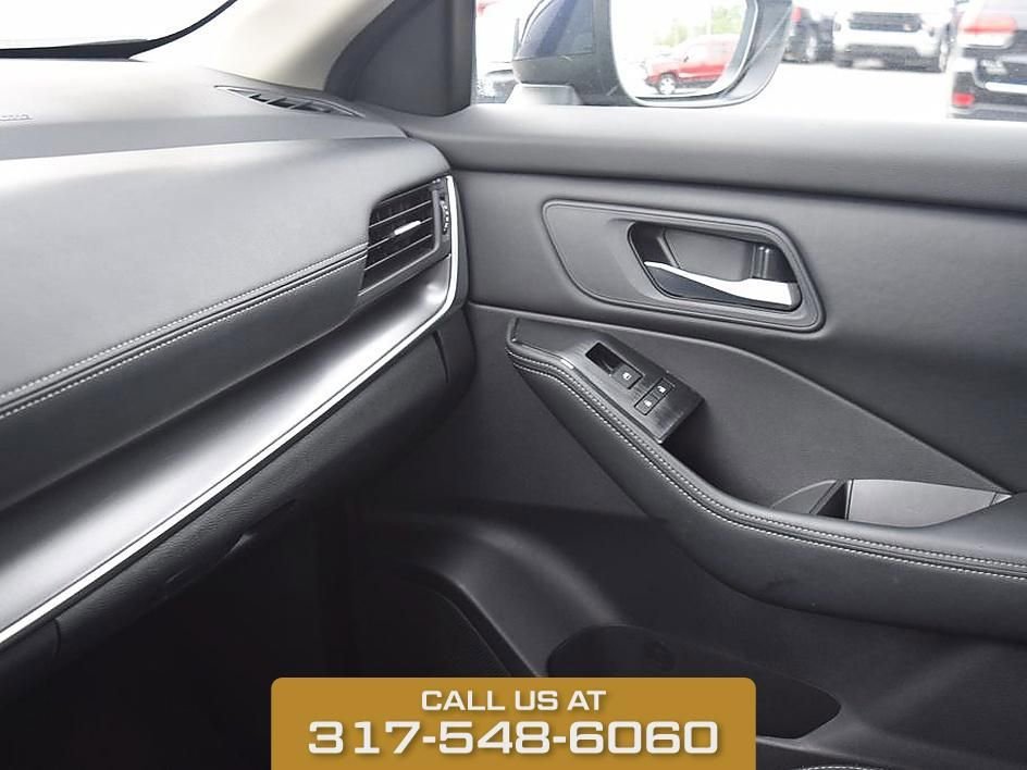 Used 2025 Deep Ocean Blue P Nissan SV image 30