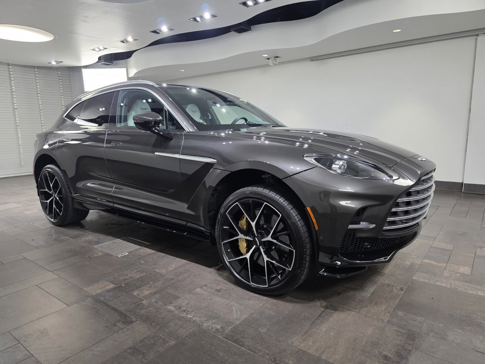 2026 Aston Martin DBX 707