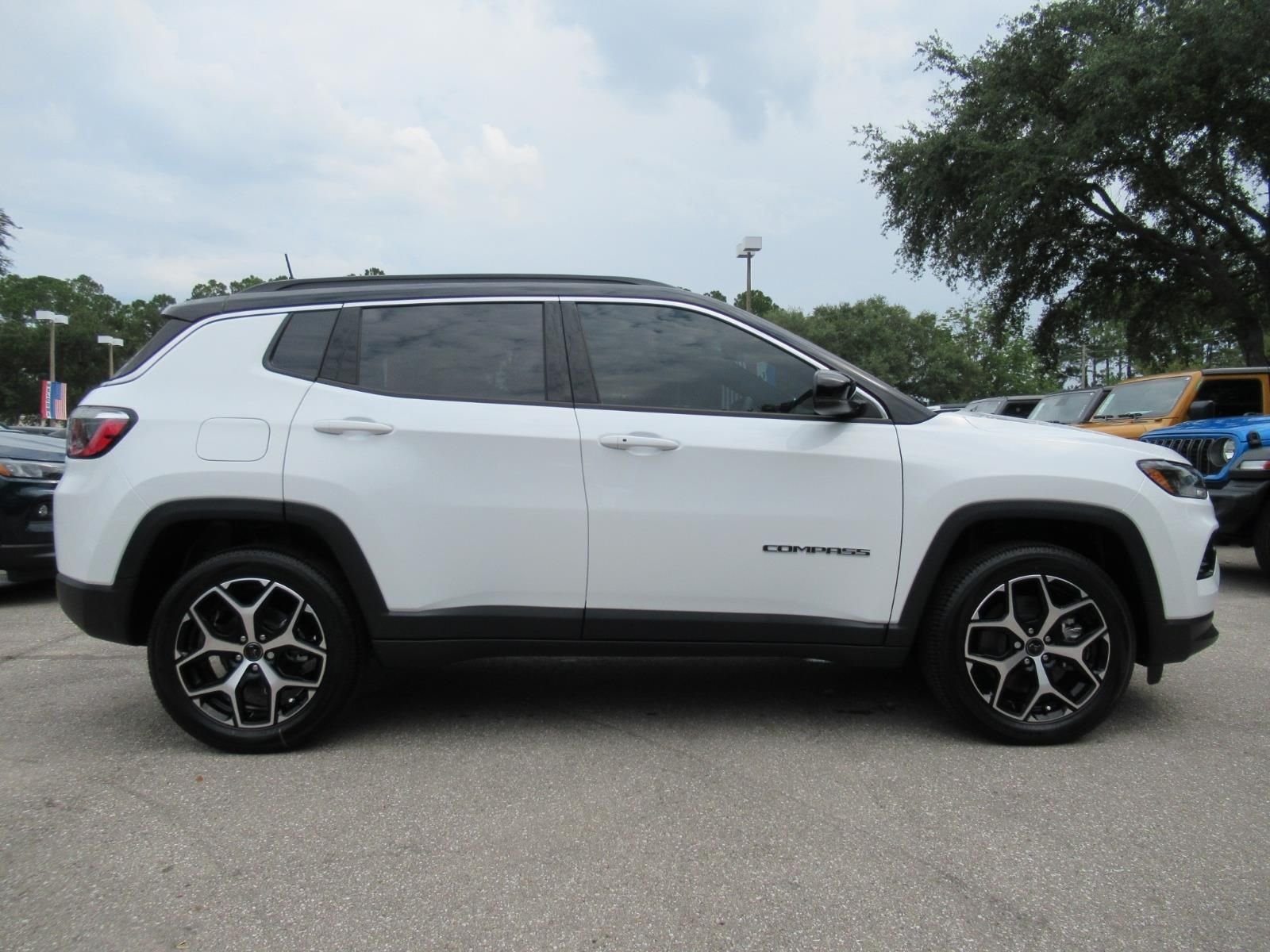 New 2026 Bright White Clearcoat Jeep Limited image 2