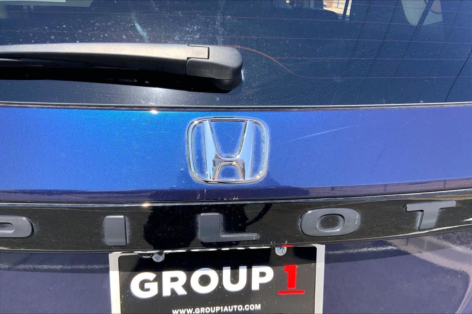 Used 2025 Obsidian Blue Pearl Honda EX-L image 32