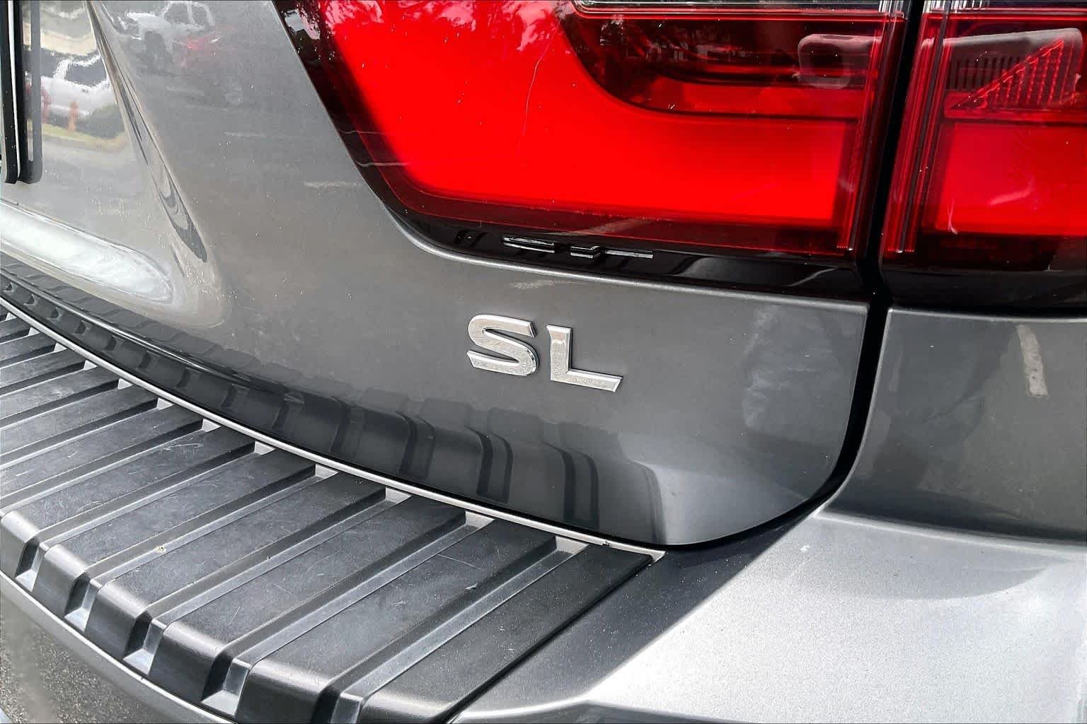 Used 2022 Gun Metallic Nissan SL image 9