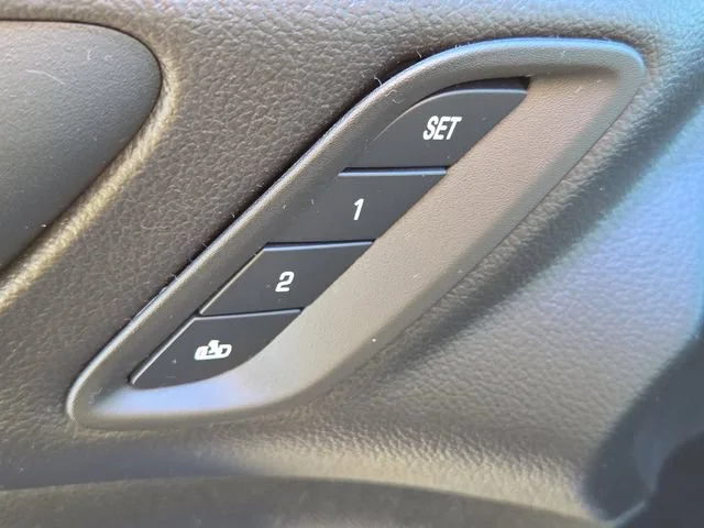 2023 GMC Acadia SLT - Photo 14