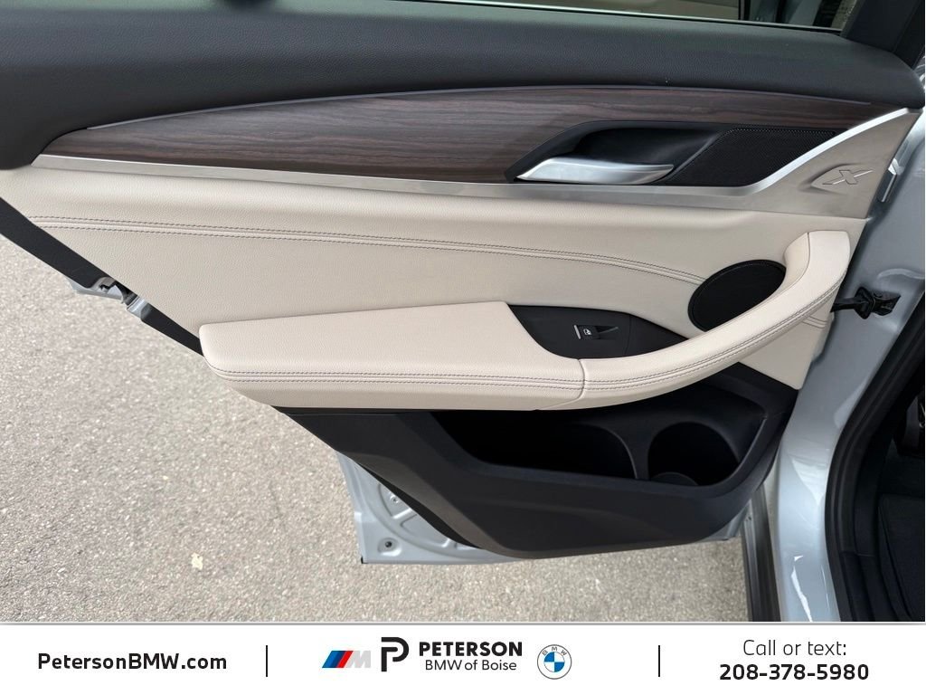 Used 2019 Silver BMW xDrive30i image 17