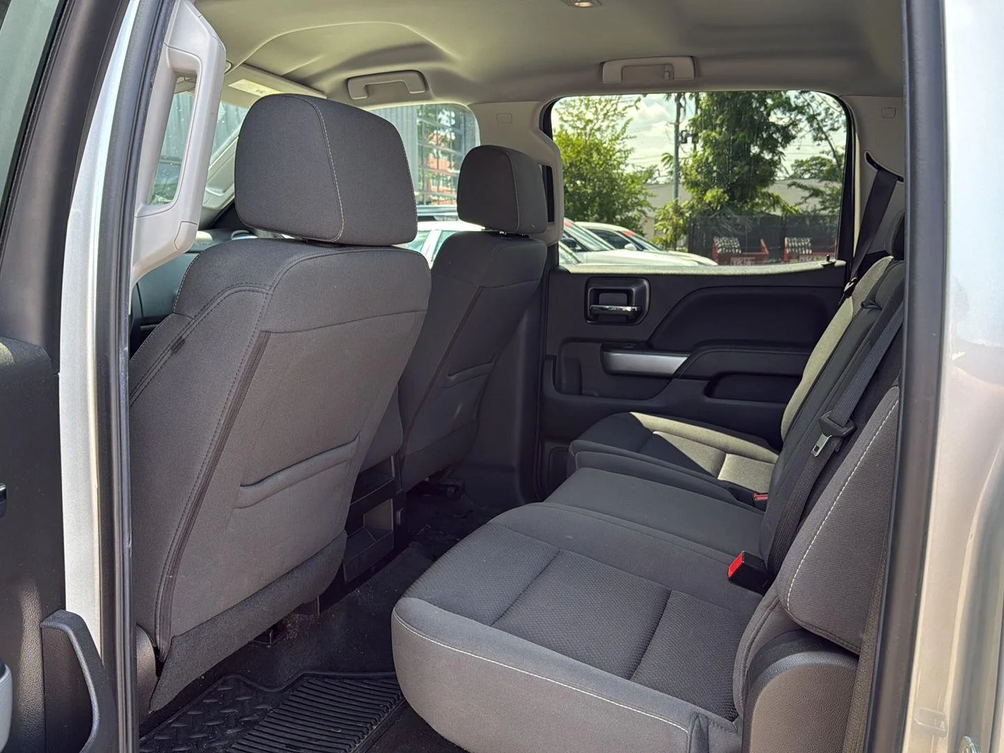 Used 2018 Silver Ice Metallic Chevrolet LT image 10