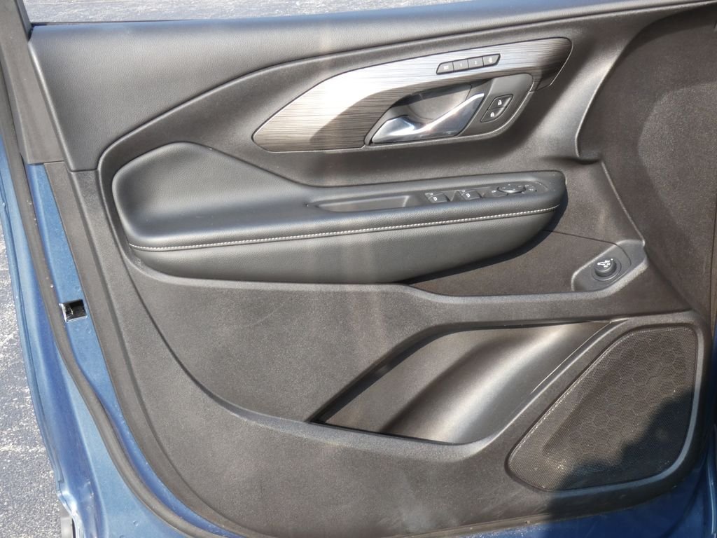 Certified Used 2024 Blue GMC SLT image 8