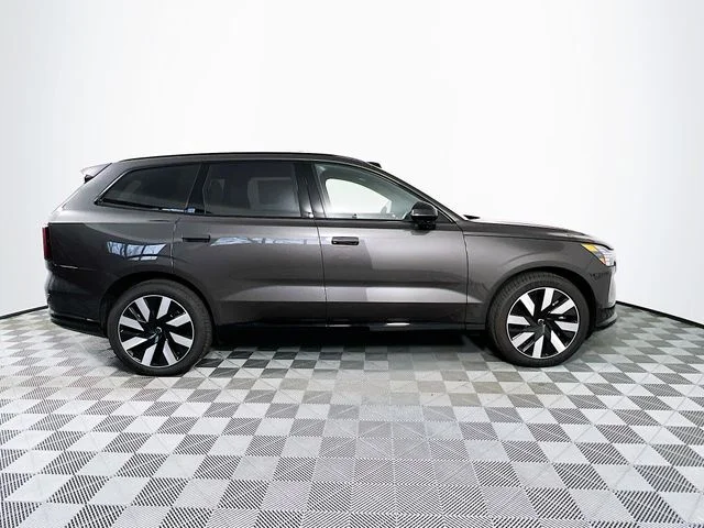 2025 Volvo EX90 Ultra - Photo 6