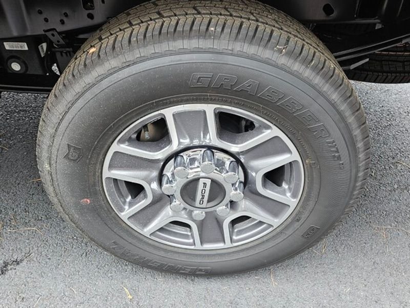 New 2026 Carbonized Gray Metallic Ford F-250® Lariat® image 17