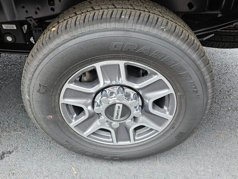 New 2026 Carbonized Gray Metallic Ford F-250® Lariat® image 17