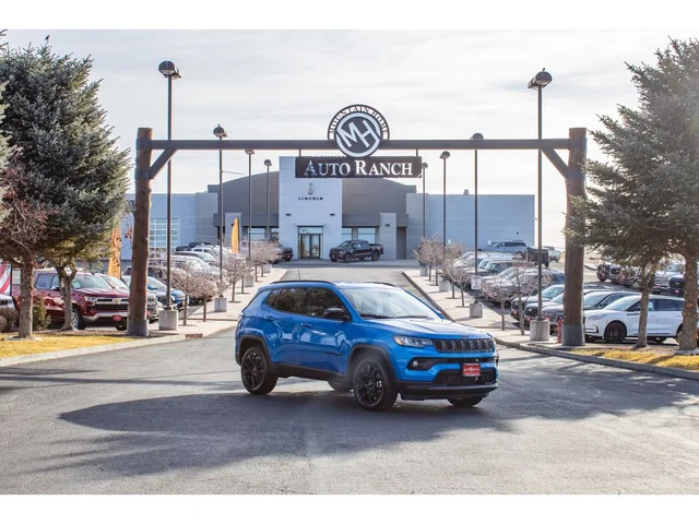 2026 Jeep Compass Latitude Altitude