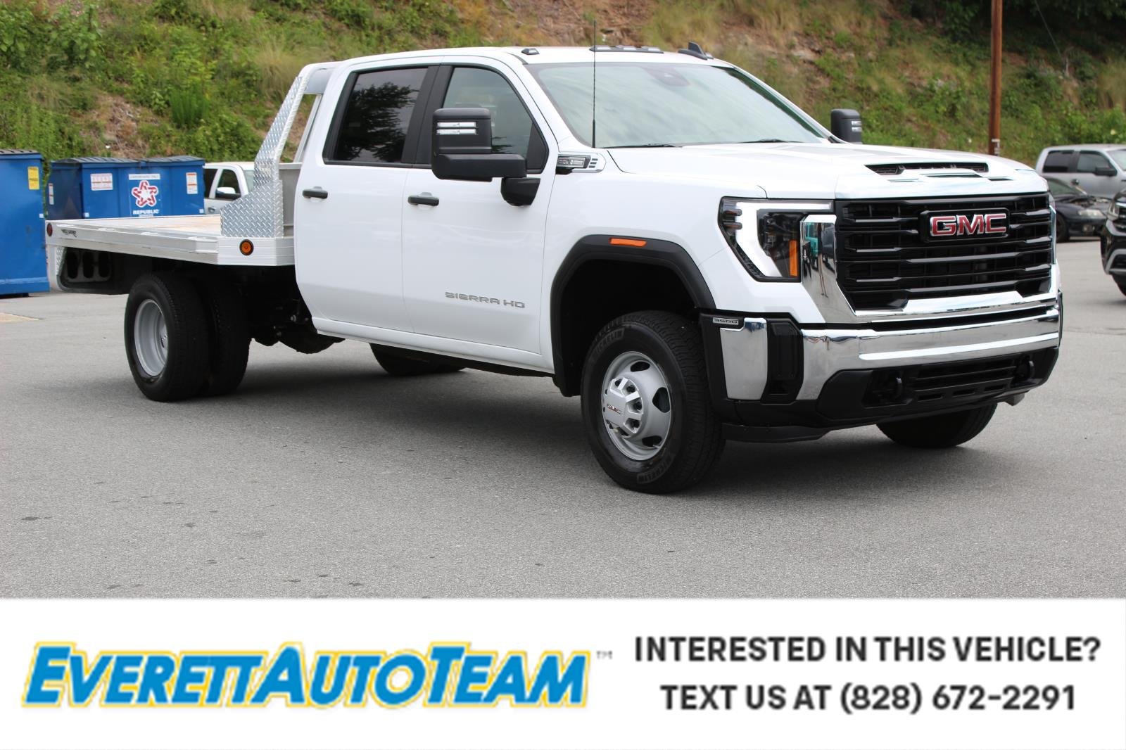 Summit White 2025 GMC Sierra 3500HD Chassis Pickup Truck Four-Wheel Drive Automatic