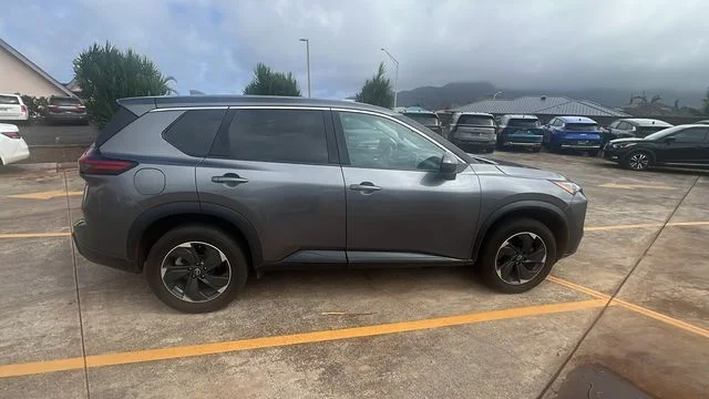 Used 2024 Gray Nissan SV image 6