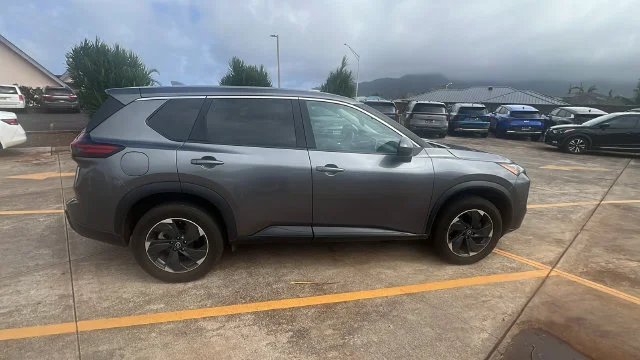 Used 2024 Gray Nissan SV image 6