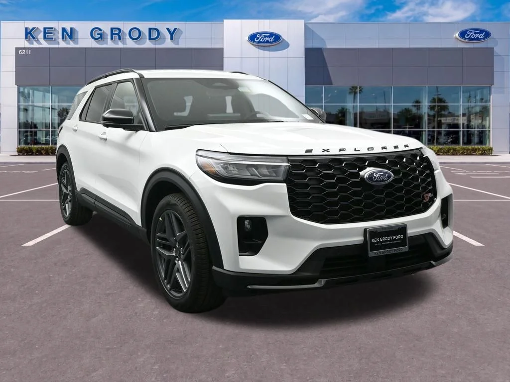 2026 Ford Explorer ST 4WD's photo