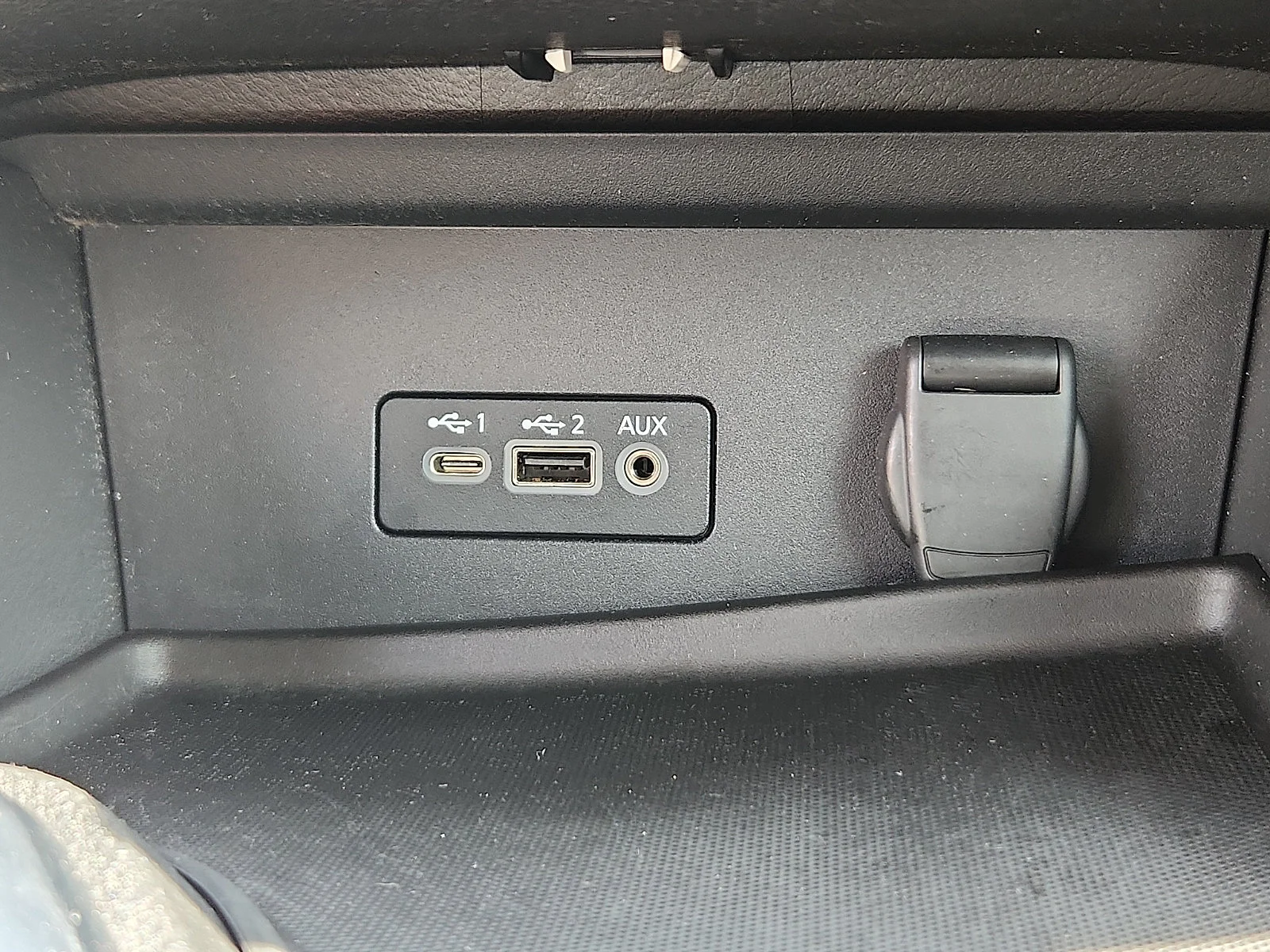 Used 2023 Electric Blue Metallic Nissan SV image 20