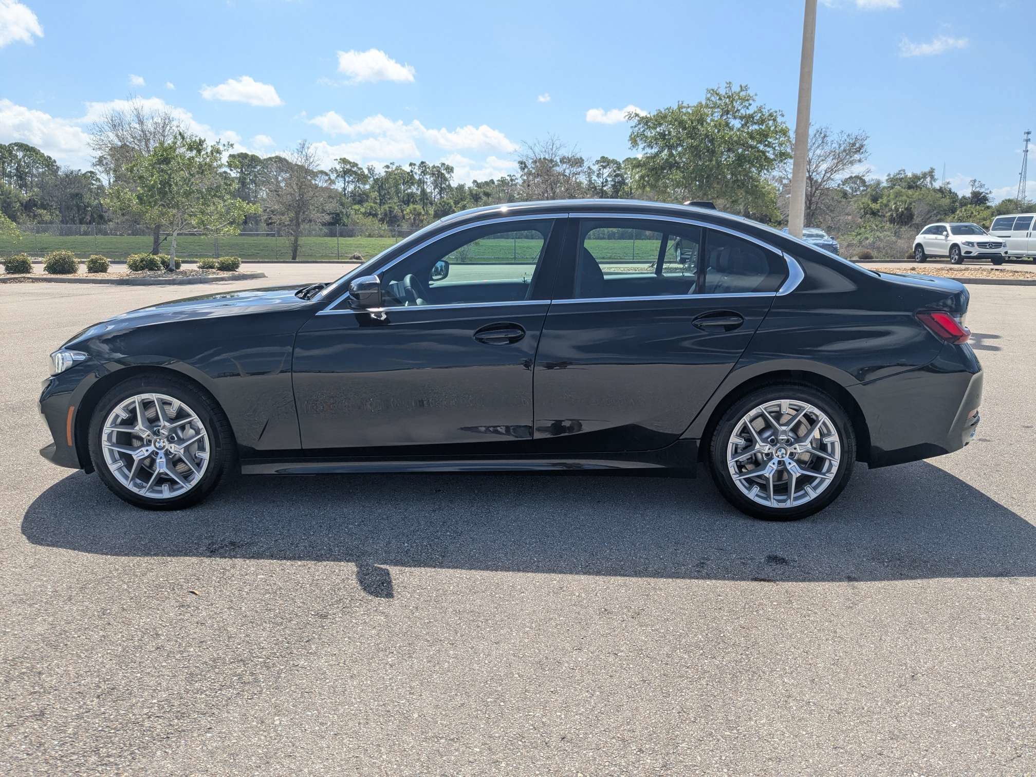 2025 BMW 3 Series 330i - Photo 8