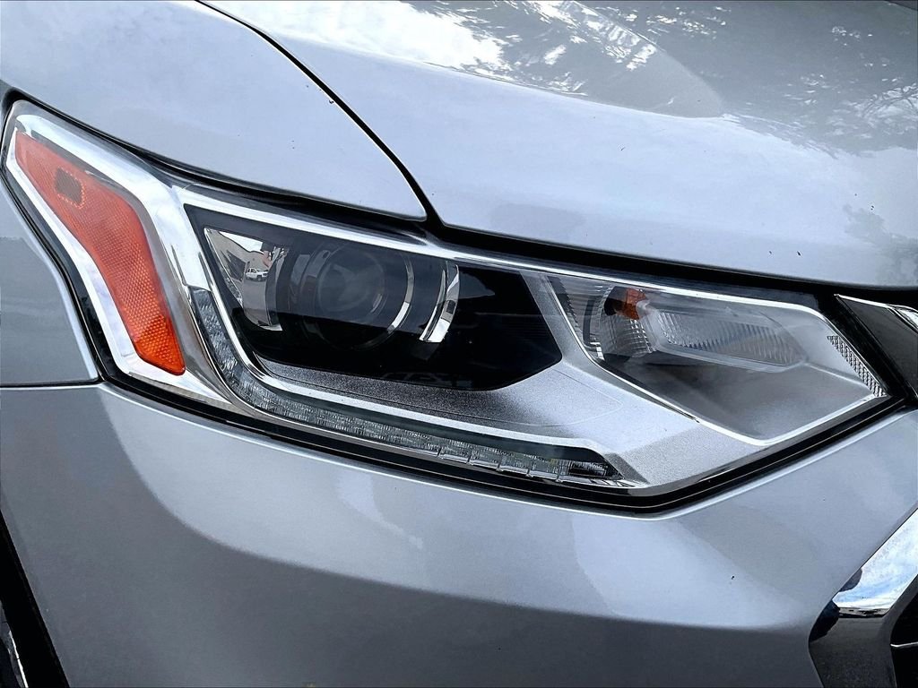 Used 2020 Silver Ice Metallic Chevrolet LT image 34