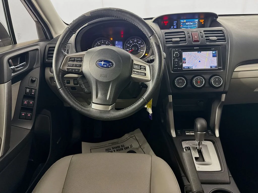 Used 2015 Silver Subaru 2.5i Limited image 28