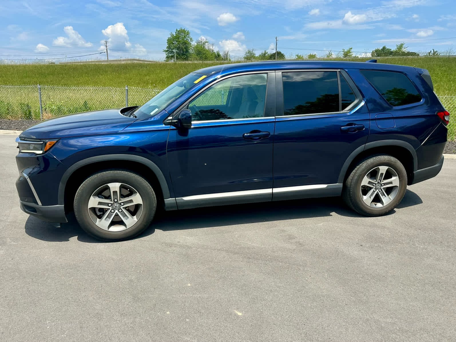 2025 Honda Pilot EX-L AWD's photo
