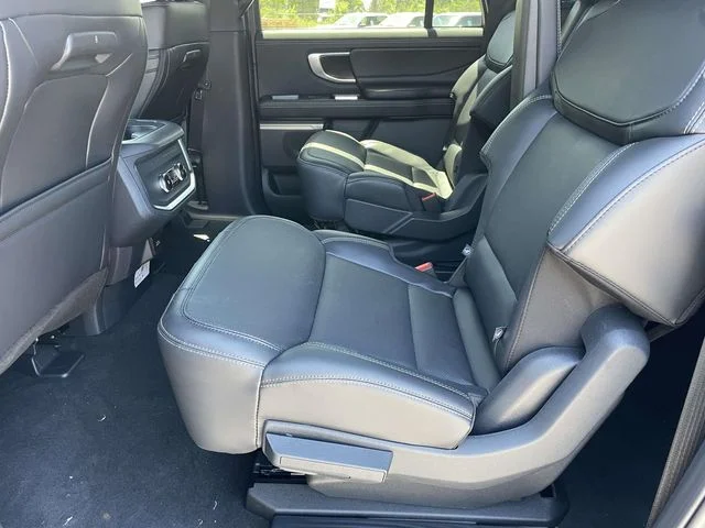 New 2026 Gray Ford Platinum image 9