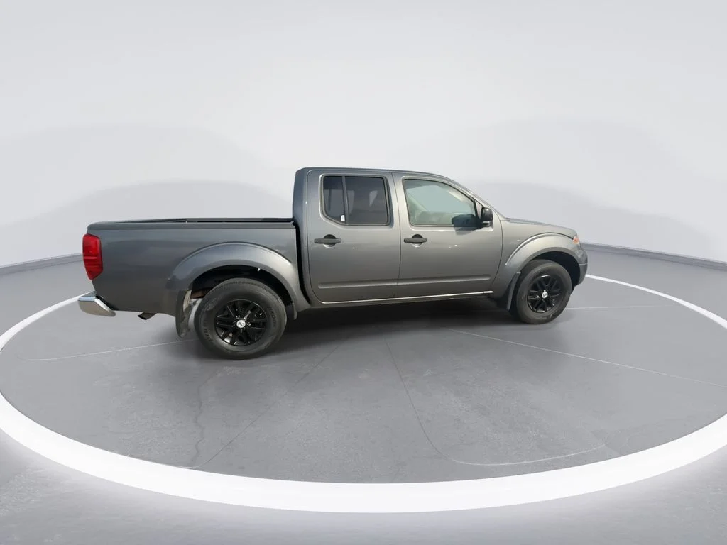 Used 2019 Gray Nissan SV image 9