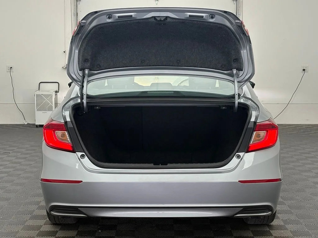 Used 2020 Silver Honda EX-L image 10