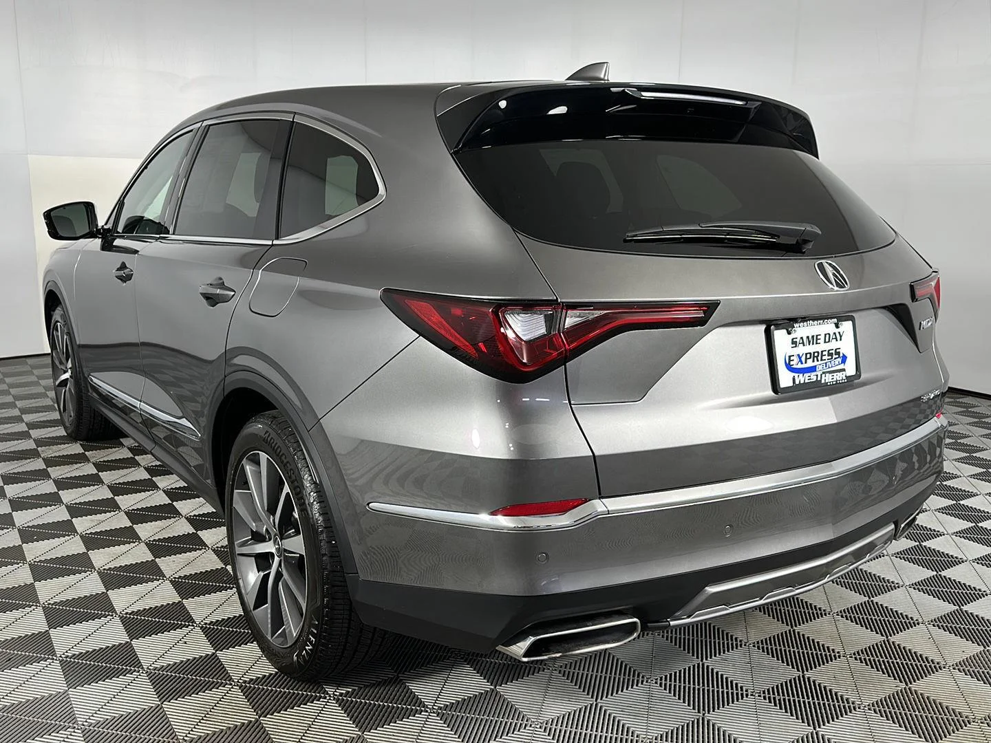 Used 2025 Liquid Carbon Metallic Acura SH-AWD w/Tech image 4