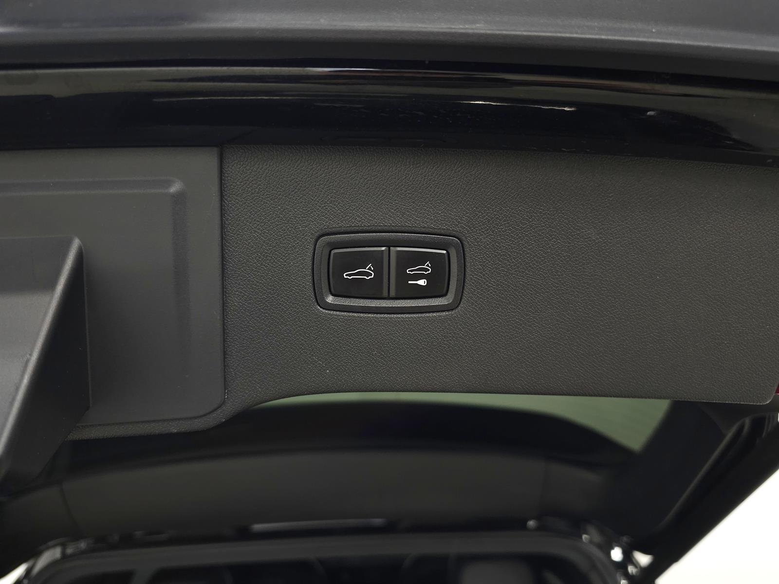 Used 2024 Black Porsche  image 8