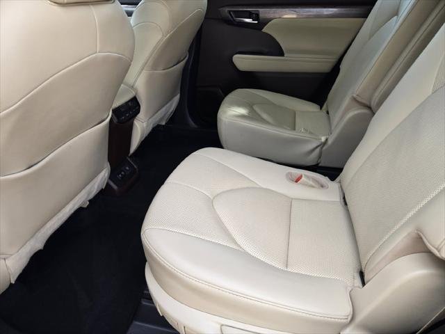 Certified Used 2021 RUBY FLARE PEARL Toyota  image 24