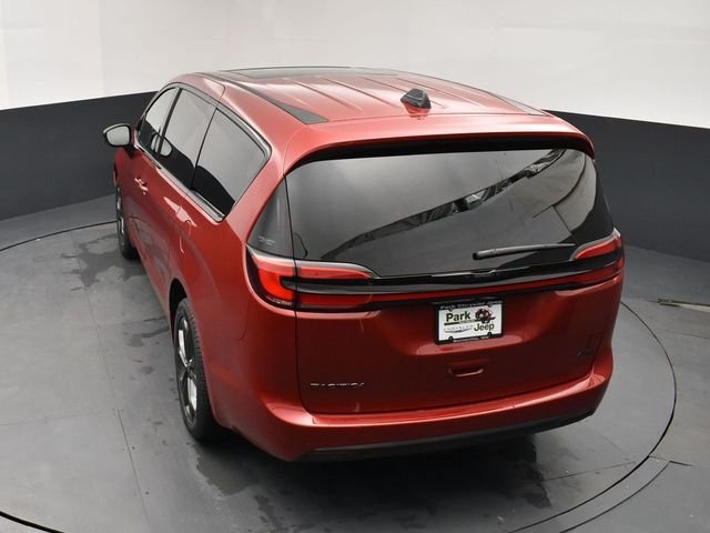 New 2026 Red Hot Pearl-Coat Exterior Paint Chrysler Select image 13