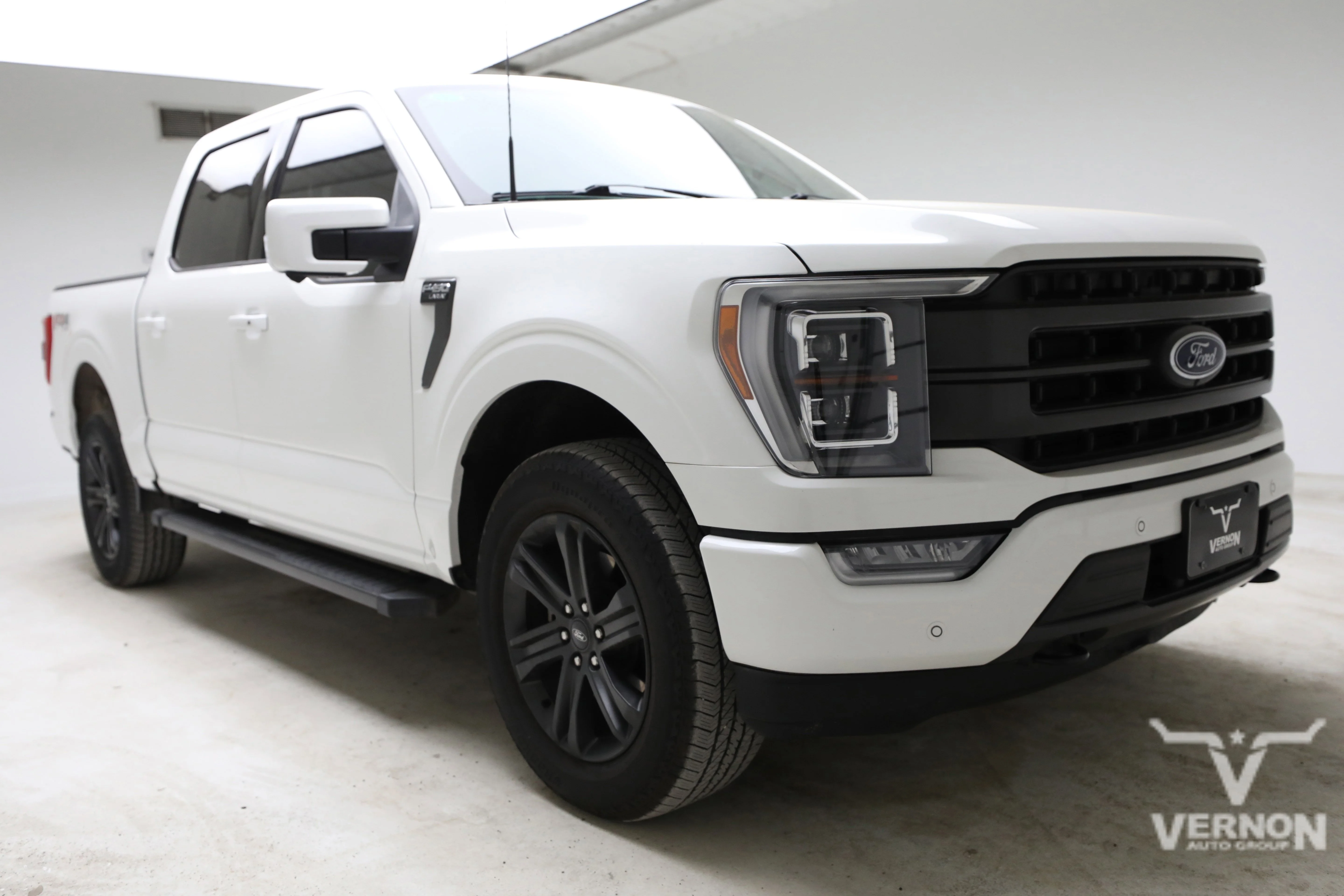 Pre-Owned 2023 Ford F-150 Lariat Crew Cab 4x4 Fx4