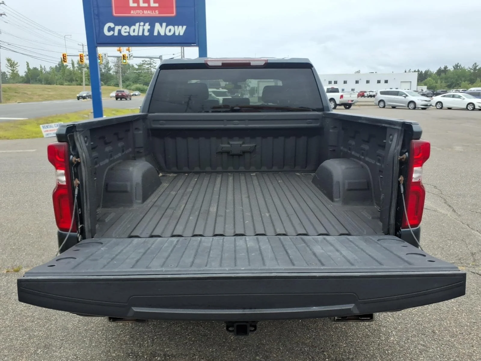 Used 2021 Shadow Gray Metallic Chevrolet RST image 11