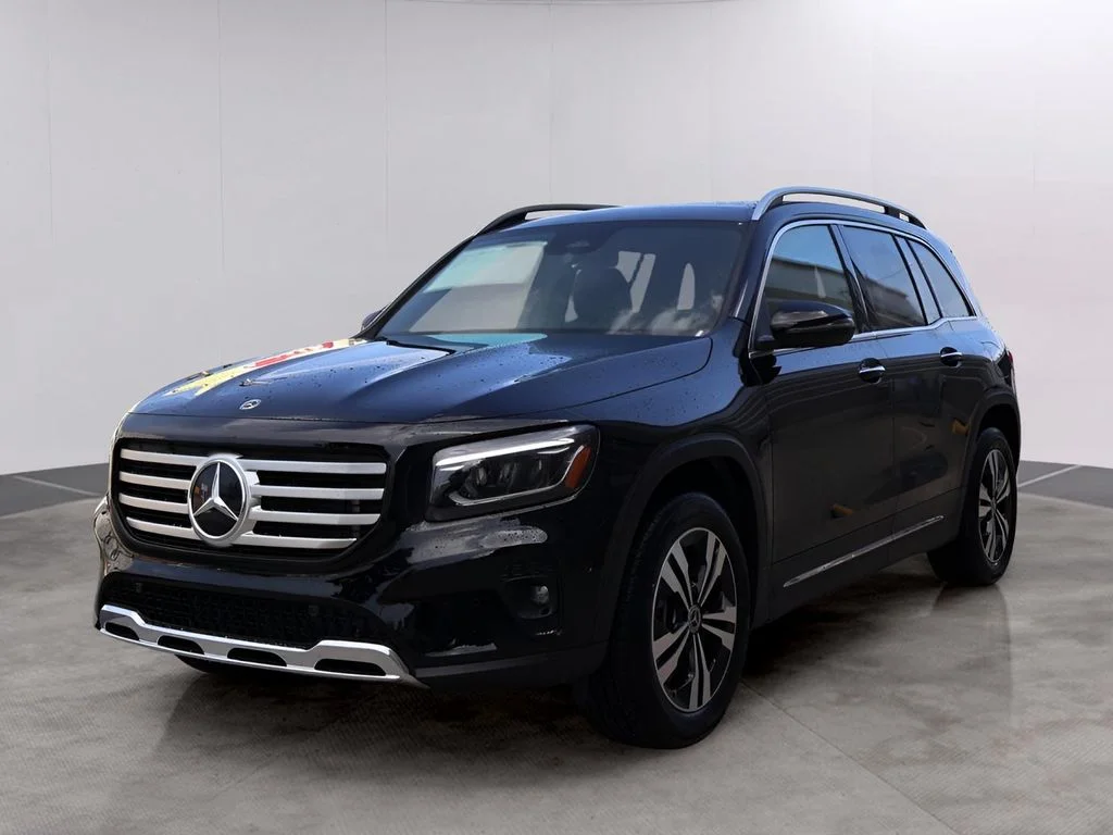 Used 2025  Mercedes-Benz GLB 250 image 3