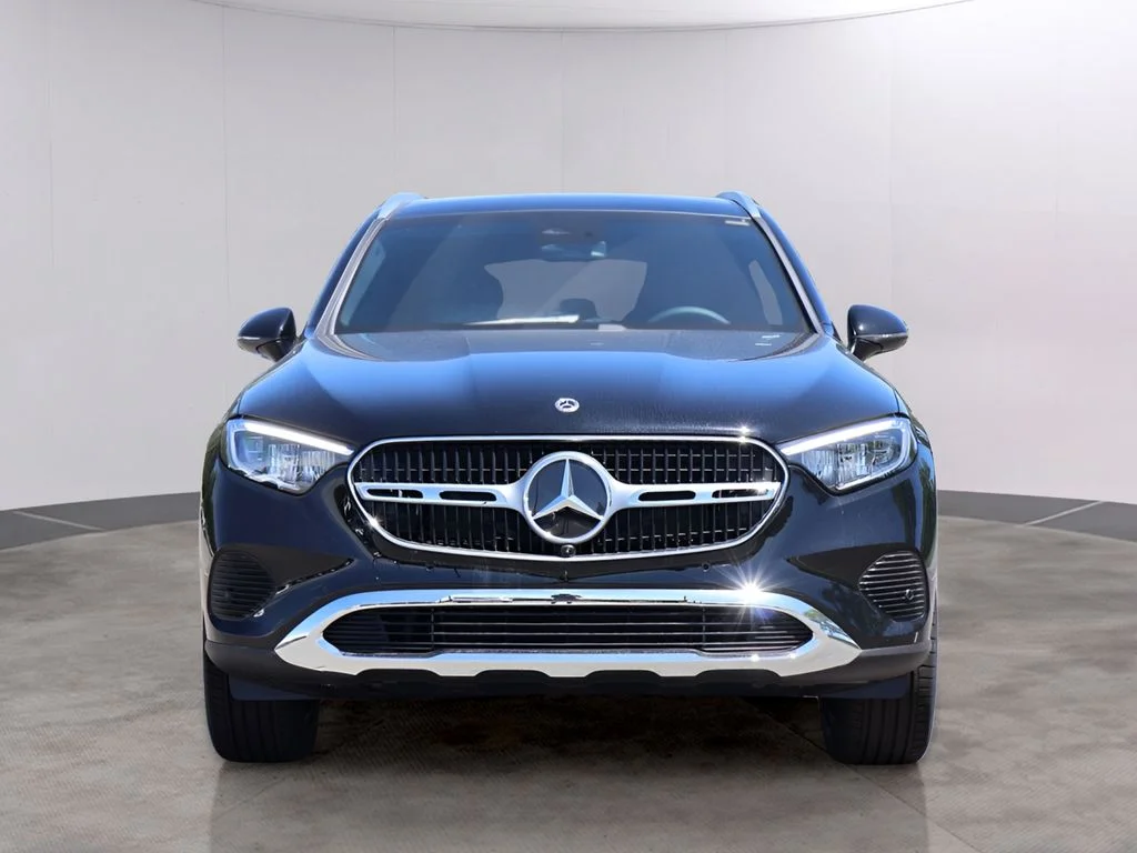 New 2026 Black Mercedes-Benz GLC 300 image 2