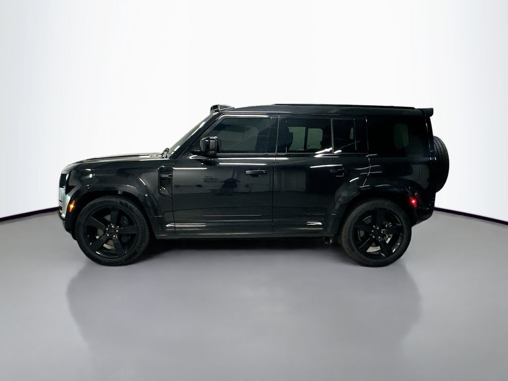 Used 2026 Black Land Rover X-Dynamic SE image 2