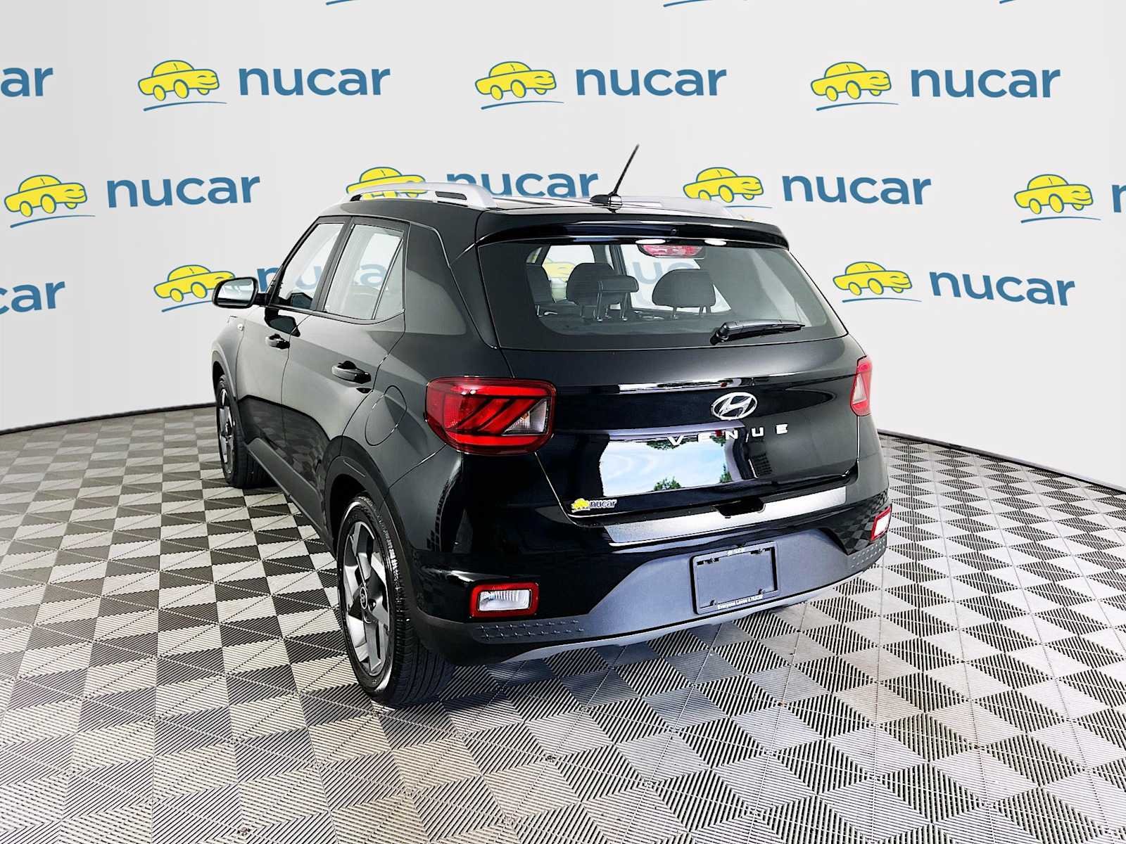 Used 2023 Onyx Black Hyundai SEL image 5