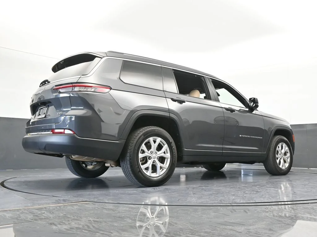Used 2023 Baltic Gray Metallic Clearcoat Jeep Limited image 68