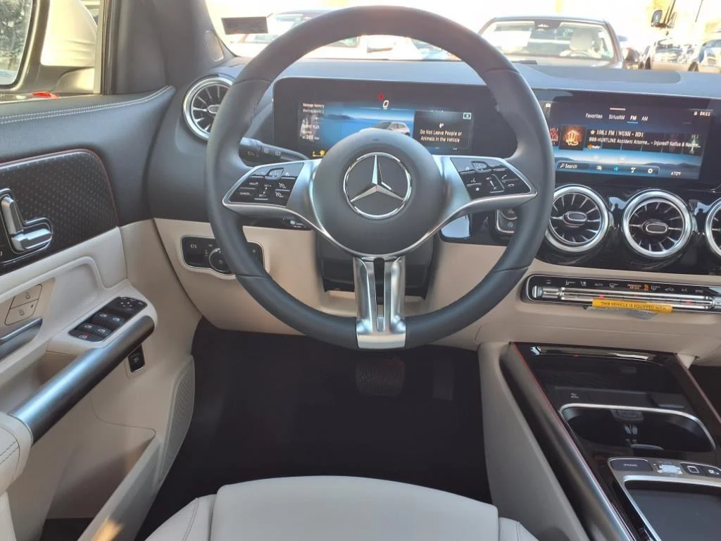 Certified Used 2025 Polar White Mercedes-Benz GLA 250 image 11