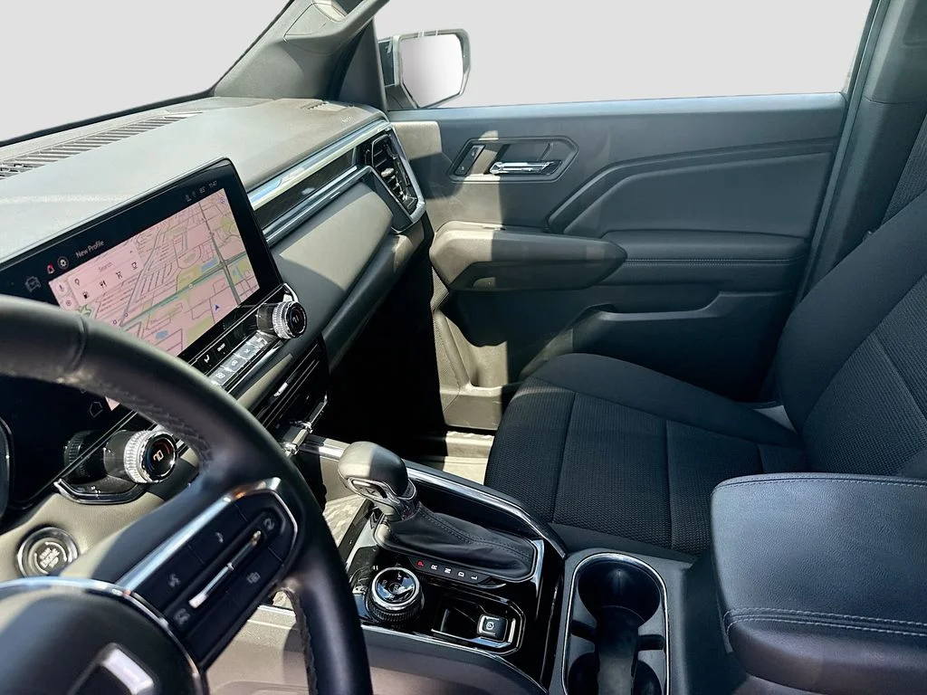 Used 2023 Silver GMC Elevation image 26
