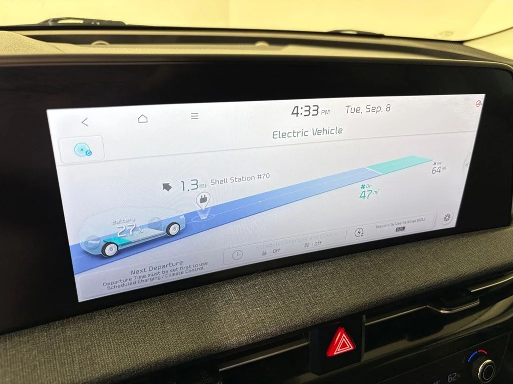 Used 2023 Blue Kia Wind image 27
