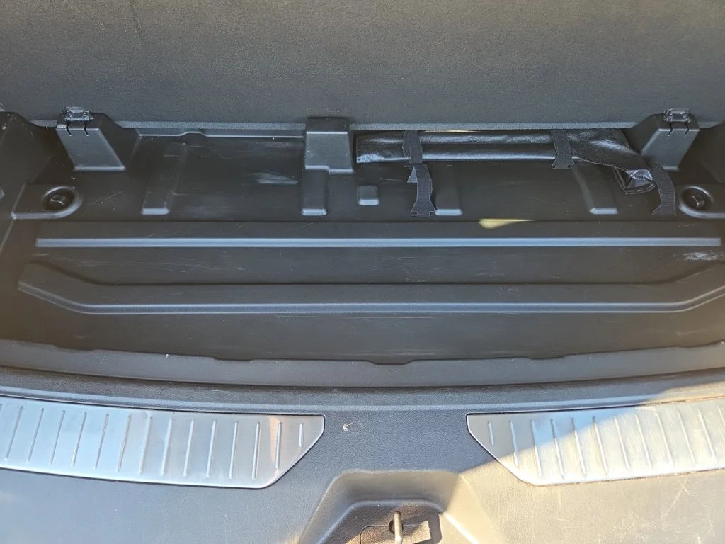 Used 2021 Gray Chevrolet Z71 image 21
