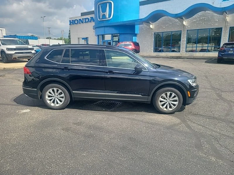 Used 2018 Black Volkswagen 2.0T SE image 6