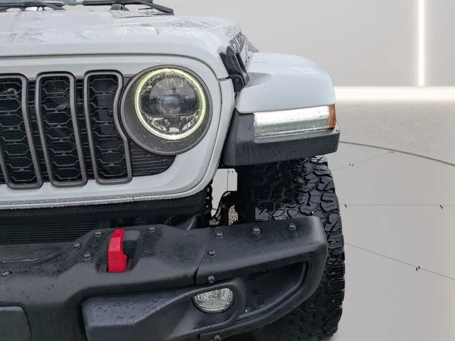 Used 2025 White Jeep Rubicon X image 7