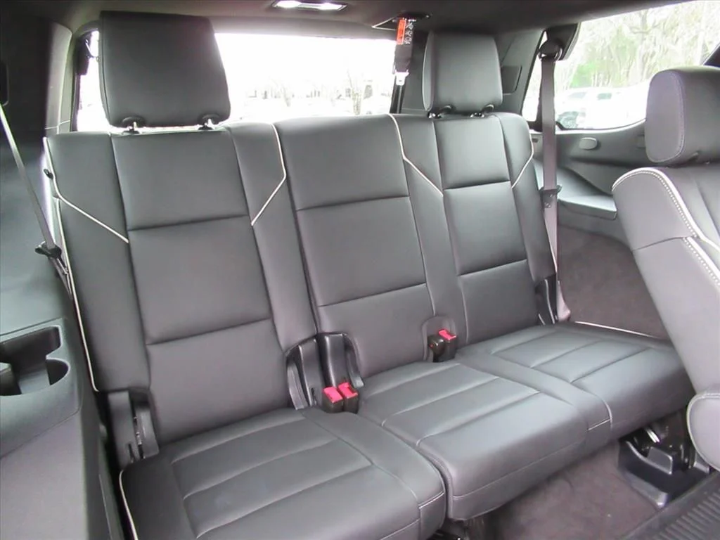 Used 2025 Silver Cadillac Premium Luxury image 36