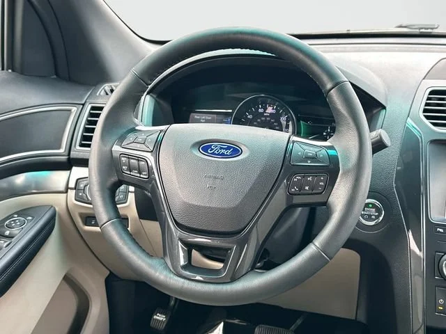 Used 2019 Oxford White Ford XLT image 7