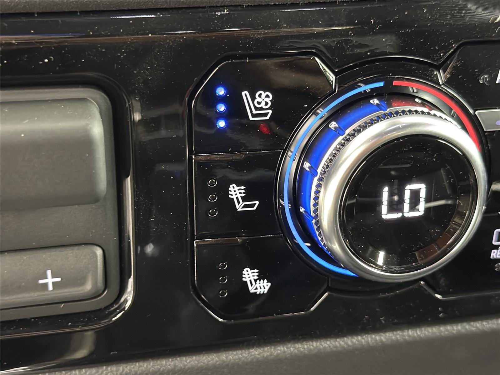 2026 GMC Sierra 1500 SLT - Photo 29