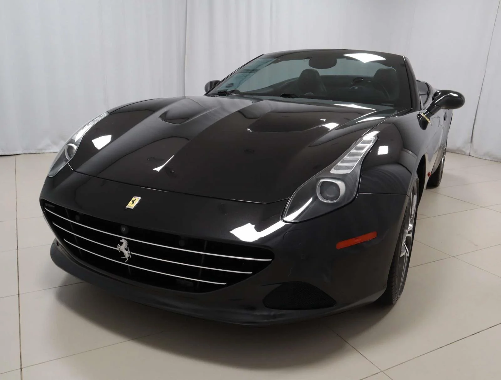 Used 2016 Nero Daytona Metallic Ferrari T 2dr Conv image 43