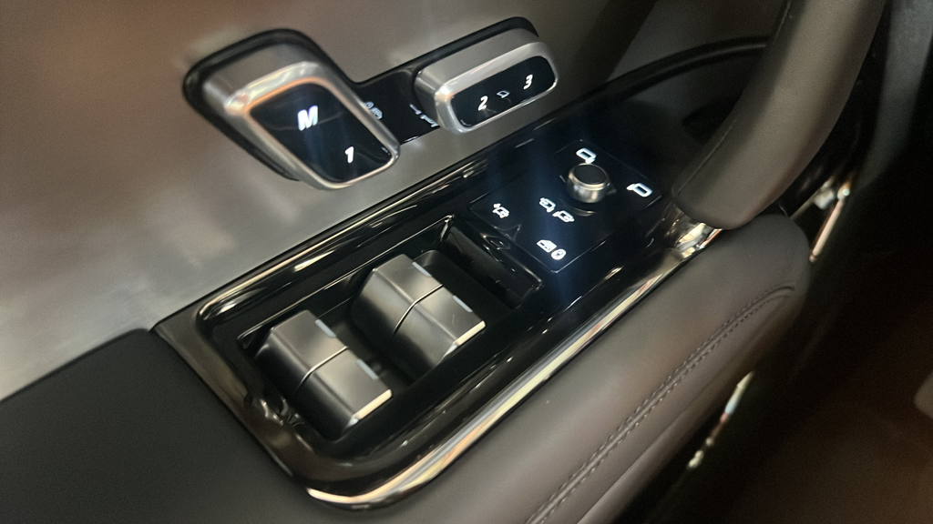 New 2026 Green Land Rover SE image 24