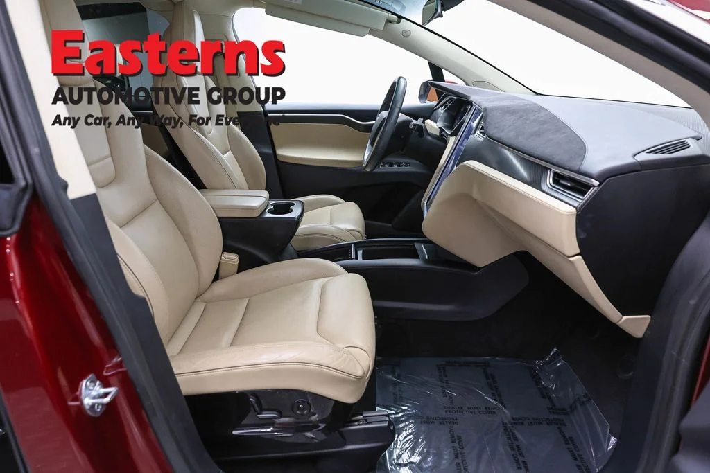 Used 2016 Red Tesla P90D image 21
