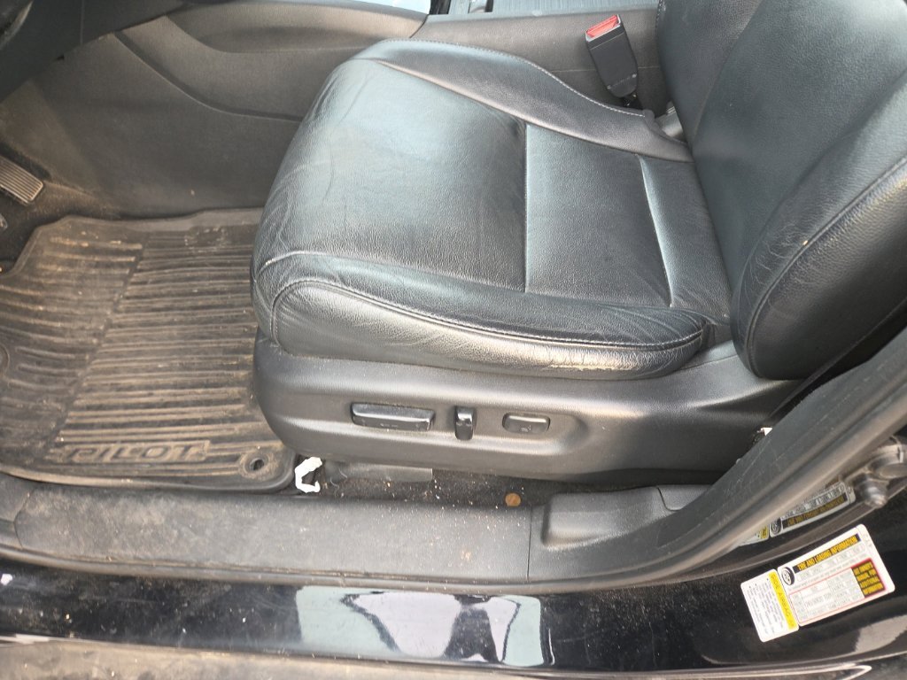 Used 2016  Honda Touring image 12